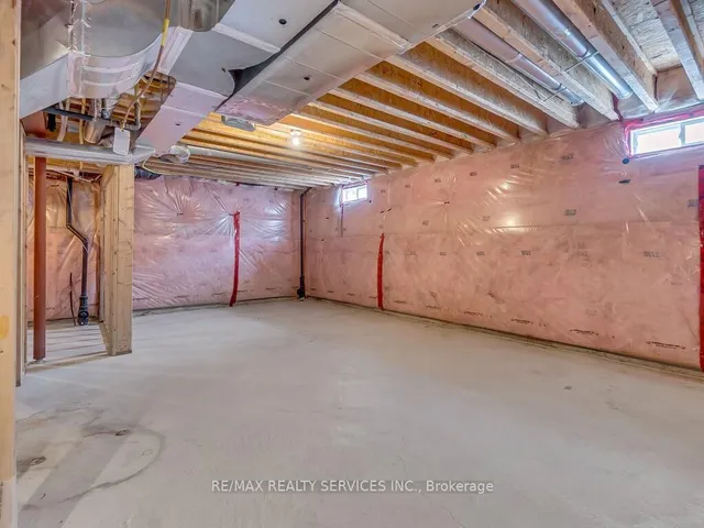 Additional image 30 of 360 Falling Green Cres