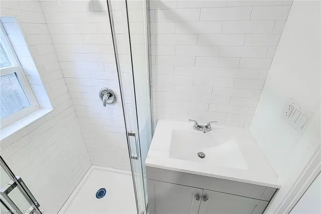 Additional image 32 of 29 New St