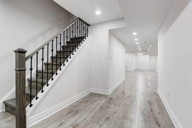 Additional image 36 of 467 Willmott Cres