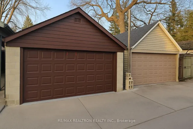 Additional image 42 of 582 Runnymede Rd