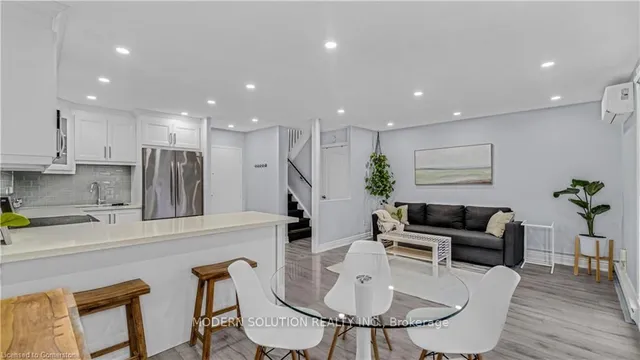 Additional image 12 of 1016 Falgarwood Dr Unit 42