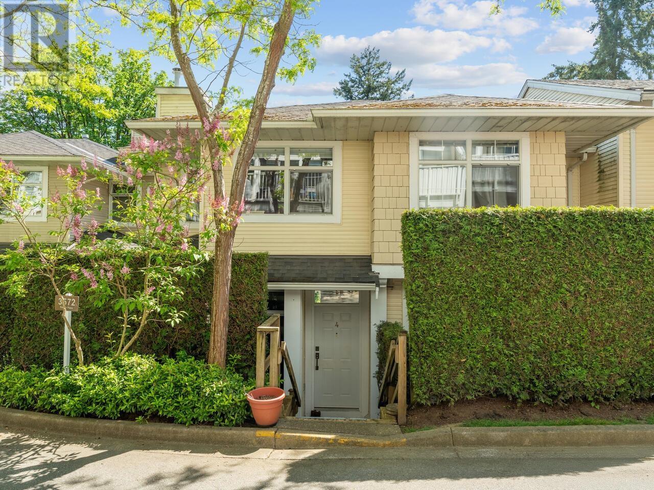 4 3572 RAINIER PLACE|Vancouver, British Columbia V5S4T3