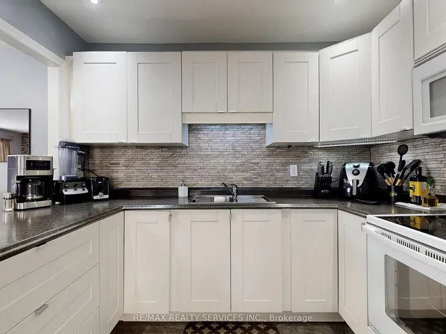 Additional image 11 of 261 Hansen Rd