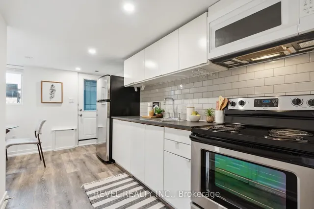 Additional image 18 of 526 Quebec Ave Ave