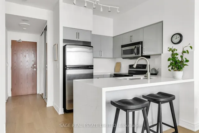Additional image 7 of 219 Fort York Blvd Unit 2310