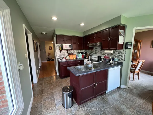 Additional image 2 of 40 Lord Simcoe Dr