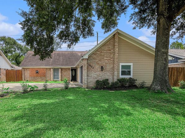 5022 Pine Cliff Dr, Houston, TX 77084