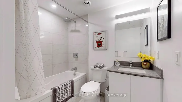 Additional image 35 of 501 Yonge St Unit 4901