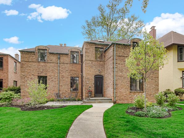 9305 S Hoyne Ave, Chicago, IL 60643