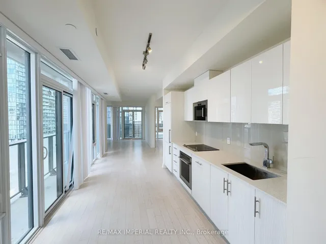 Additional image 6 of 330 Richmond St Unit 1715