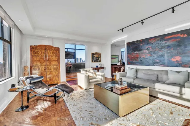 Additional image 7 of 423 Avenue Rd Unit 12