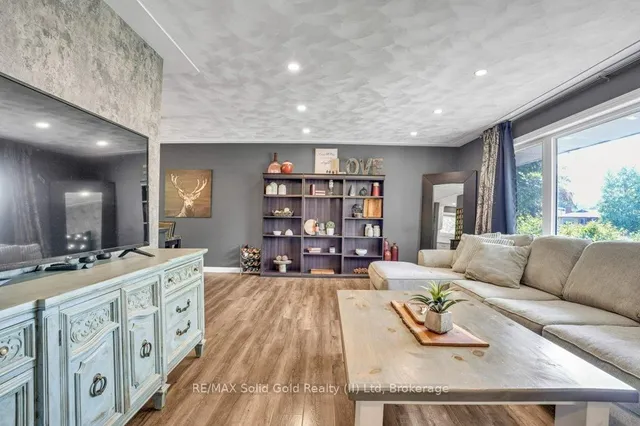 Additional image 10 of 60 Springbank Cres