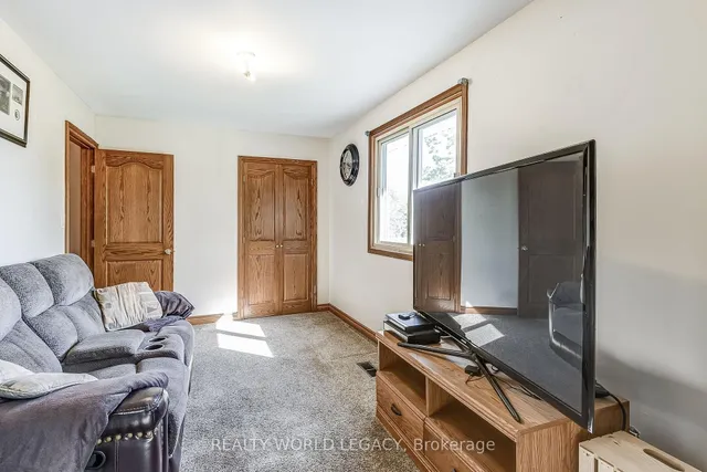 Additional image 34 of 645 Dynes Rd