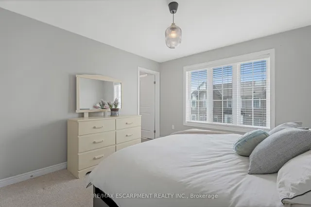 Additional image 21 of 122 DUNDAS St Unit 19