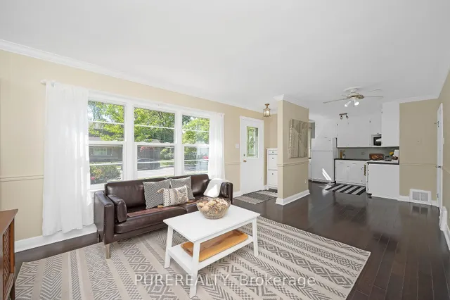 Additional image 8 of 2067 Maplewood Dr
