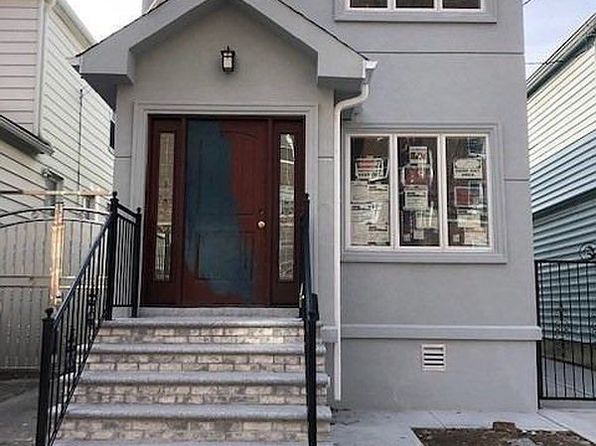 6324 Saunders St, Flushing, NY 11374
