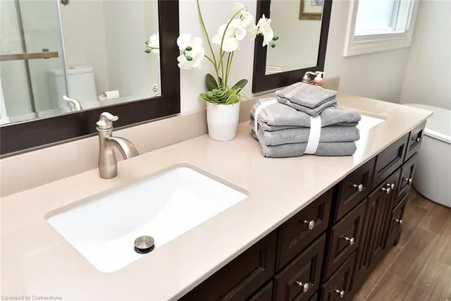 Additional image 32 of 31 Blasdell Crt