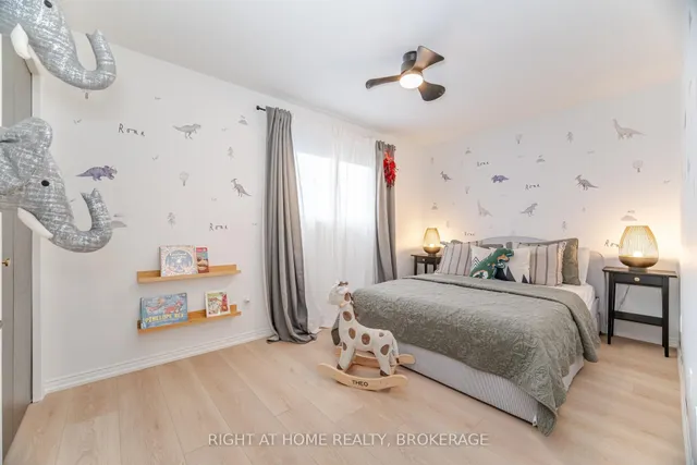 Additional image 20 of 172 Merrilee Cres