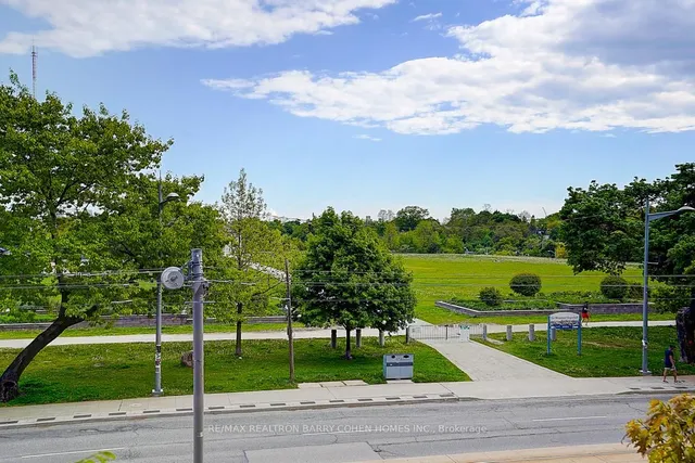 Additional image 23 of 6 Parkwood Ave Unit TH107