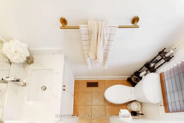 Additional image 22 of 18 Snowshoe Lane