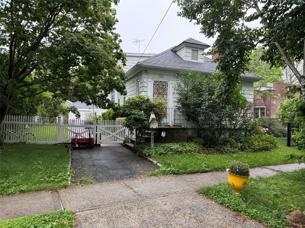 447 King Avenue, Bronx, NY 10464