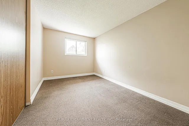 Additional image 17 of 451 Woodview Rd Unit 2