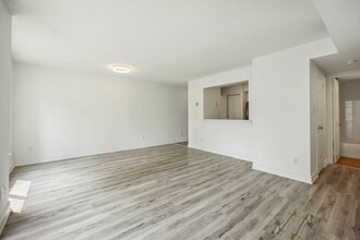 Additional image 3 of 309-99 Hayden St