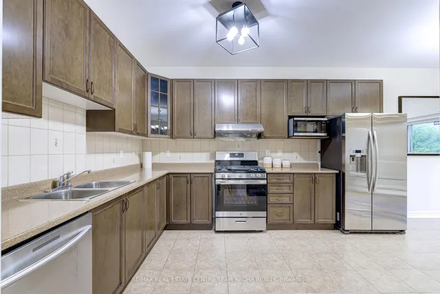 Additional image 14 of 42 Arrowpoint Dr