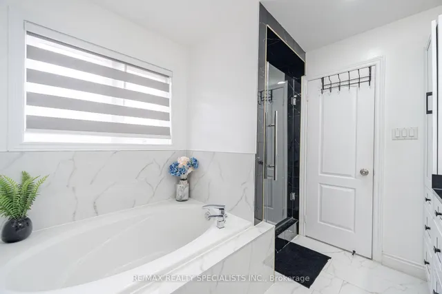 Additional image 26 of 64 Treasure Dr