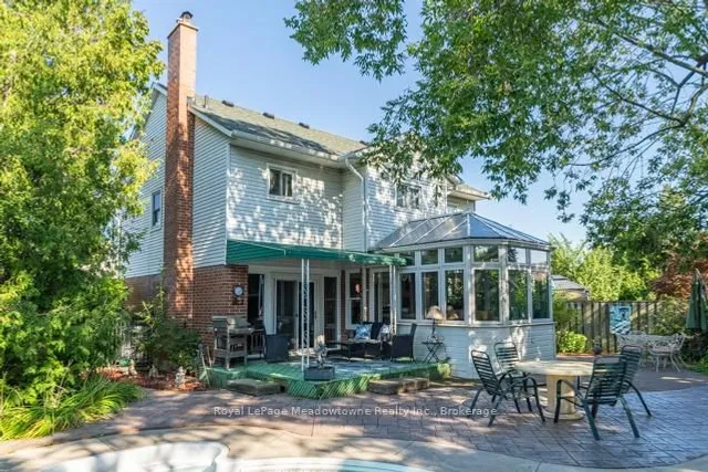 Additional image 39 of 690 Robertson Cres