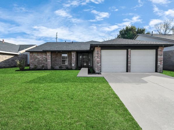 8906 Enchanted Forest Dr, Houston, TX 77088