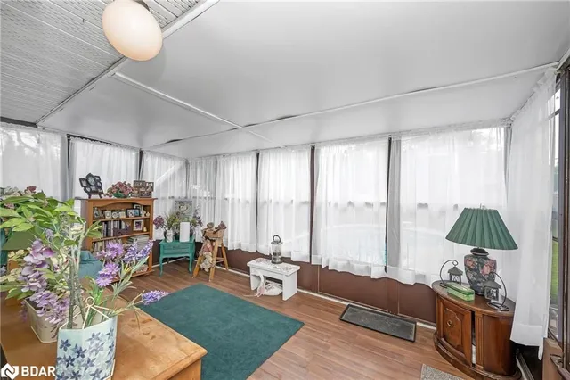 Additional image 18 of 164 Adair Ave