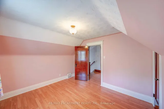 Additional image 25 of 101 Houghton Ave