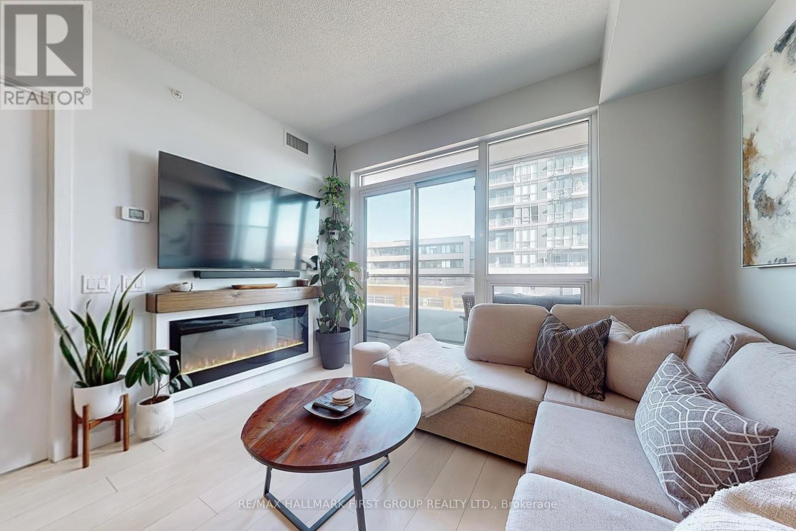 Primary image of 713 - 2212 LAKESHORE BOULEVARD W|Toronto (Mimico), Ontario M8V0C2