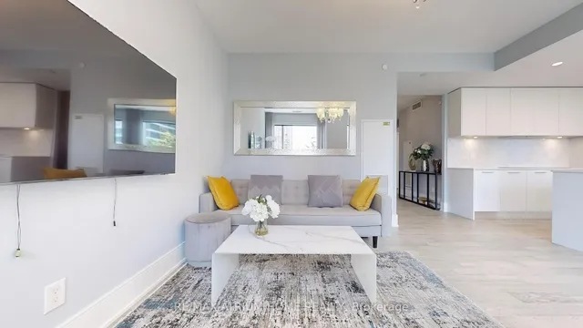 Additional image 19 of 1 Gloucester St Unit 715