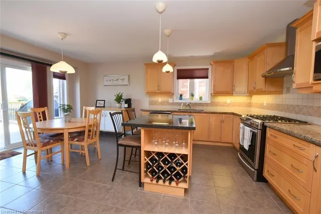 Additional image 24 of 93 Whitefish Cres