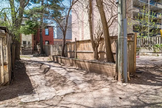 Primary image of 201 Jackson St