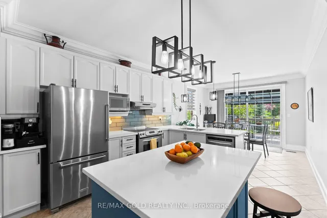 Additional image 17 of 36 Slipneedle St