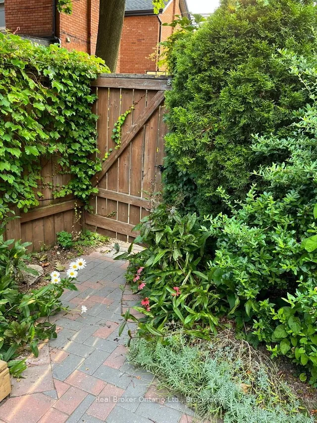 Additional image 32 of 300 Charlton Ave