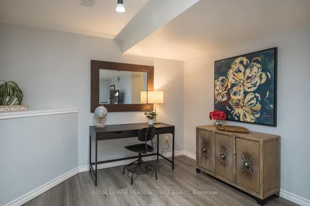 Additional image 35 of 881 Brassard Circ