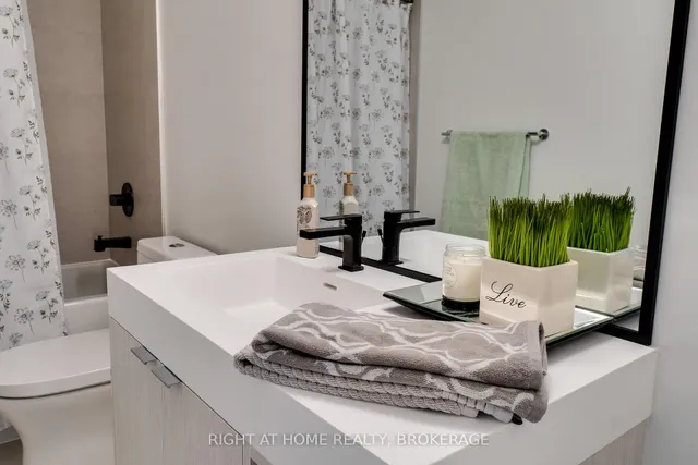 Additional image 19 of 250 Lawrence Ave Unit 724