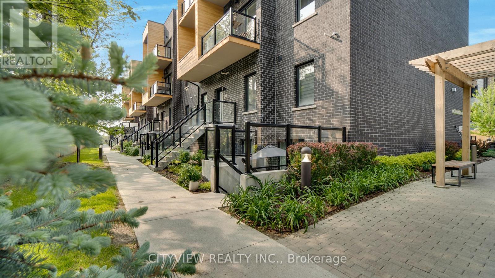 121 - 1145 JOURNEYMAN LANE|Mississauga (Clarkson), Ontario L5J0B5