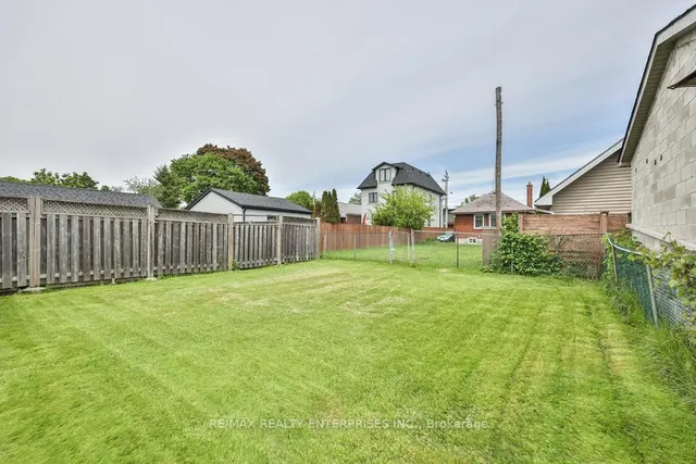 Additional image 27 of 68 Algoma St