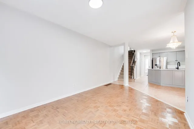 Additional image 20 of 10 Thunderbird Tr