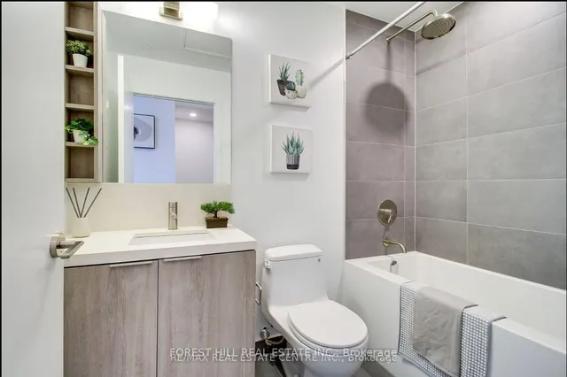 Additional image 23 of 2020 Bathurst St Unit 211