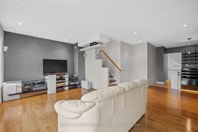 Additional image 42 of 10A Leaside Park Dr