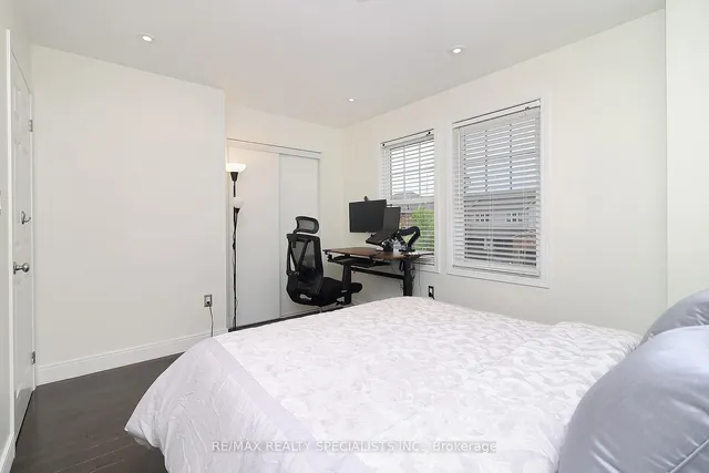 Additional image 23 of 917 MCTRACH Cres