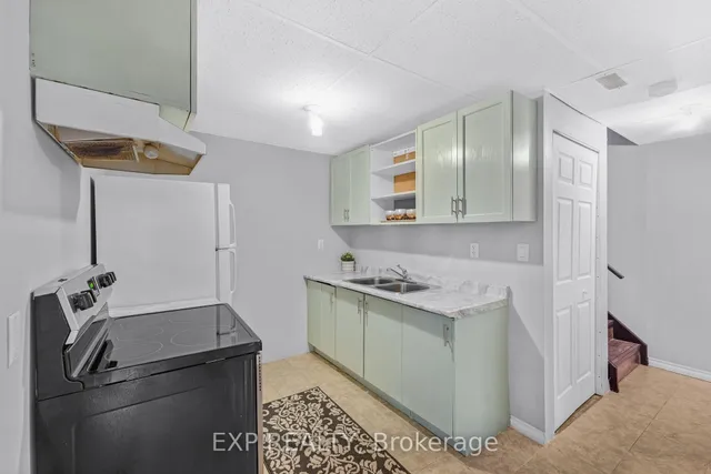 Additional image 33 of 175 Hollyridge Cres