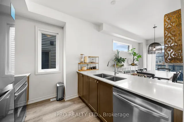 Additional image 23 of 61 Soho St Unit 123