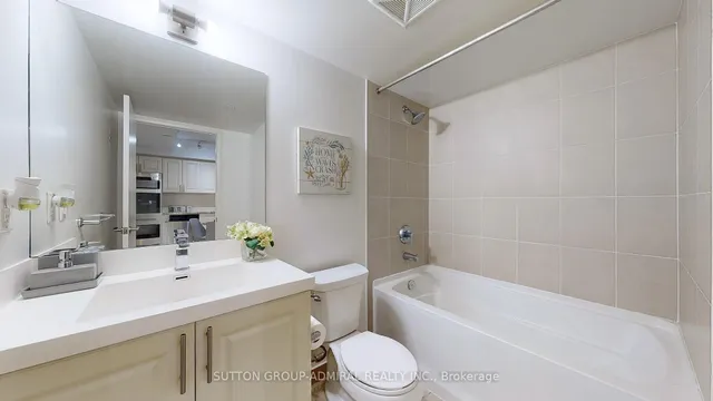 Additional image 21 of 3091 Dufferin St Unit 411